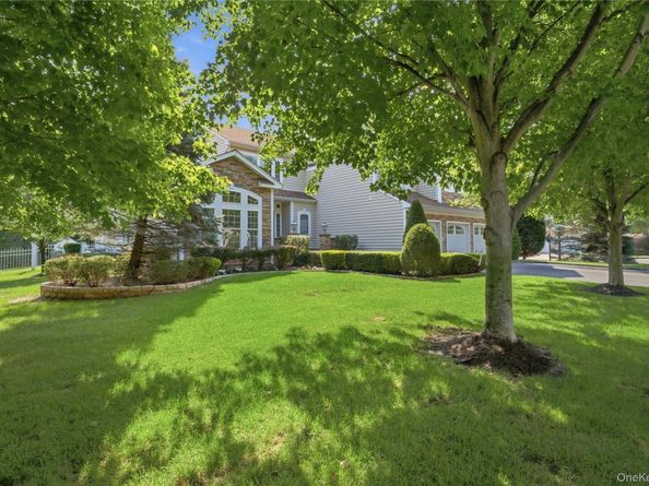 35 Monterrey Drive, Saint James NY 11780