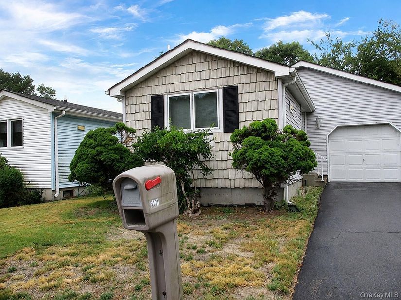 5131 Village Circle E, Manorville NY 11949