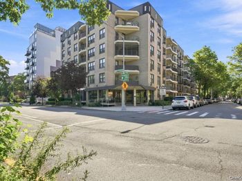 1874 Pelham Parkway S