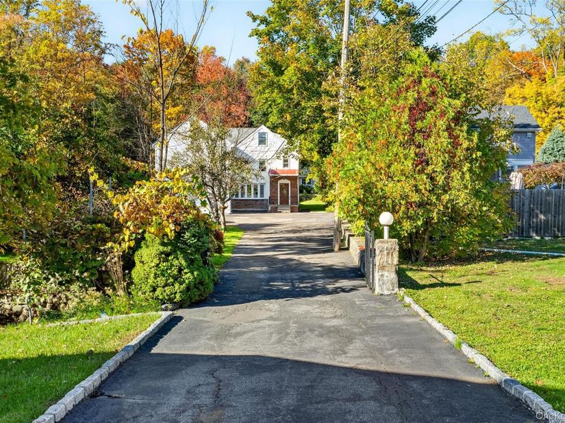 1720 E Main Street, Mohegan Lake NY 10547