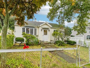 62 E 20th Street