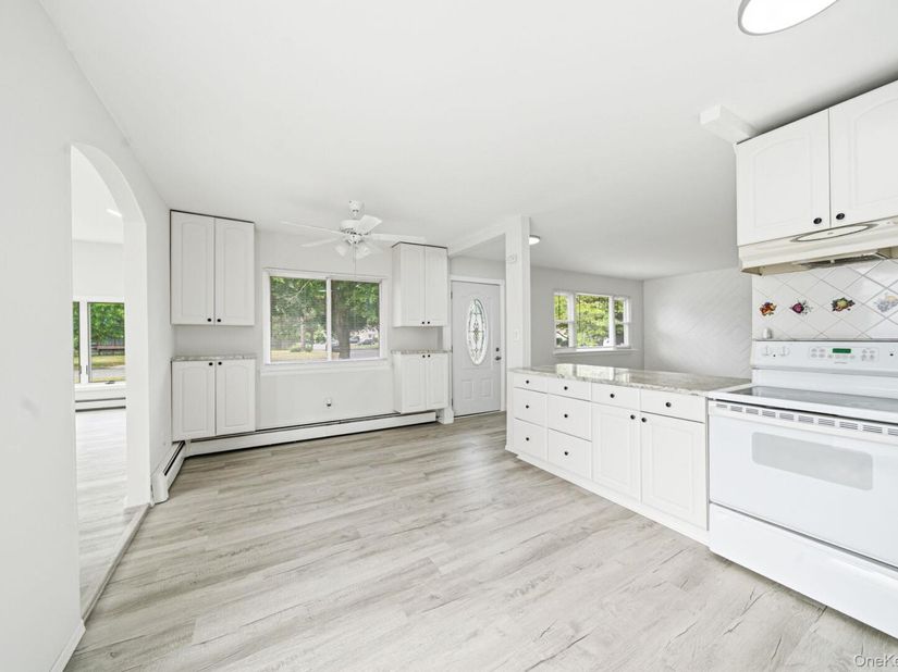 9 Carson Lane, Medford NY 11763