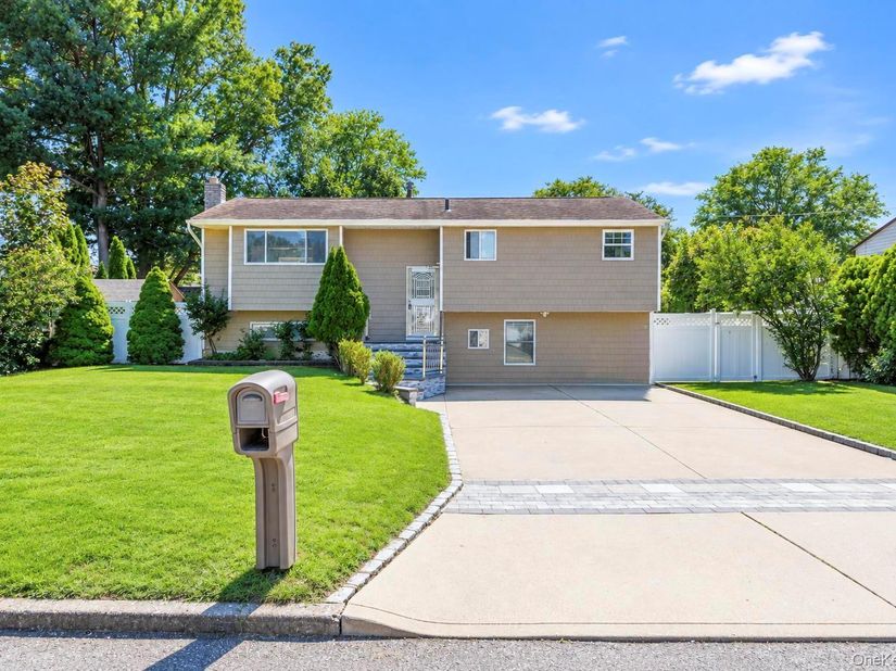 16 Berkeley Avenue, Selden NY 11784