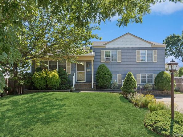 602 Syracuse Avenue, Massapequa NY 11758