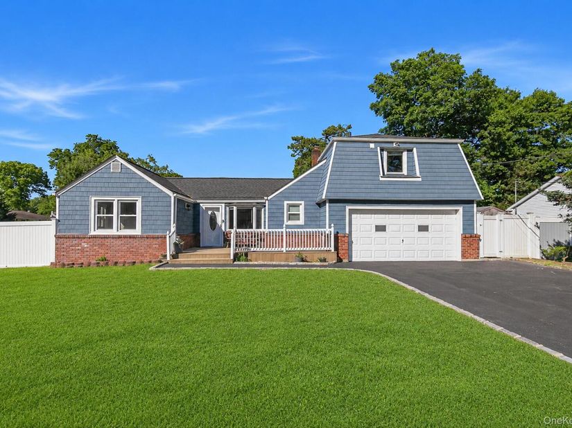 33 Lillian Road, Nesconset NY 11767