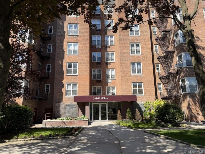 209-15 18th Avenue 4K, Bayside NY 11360