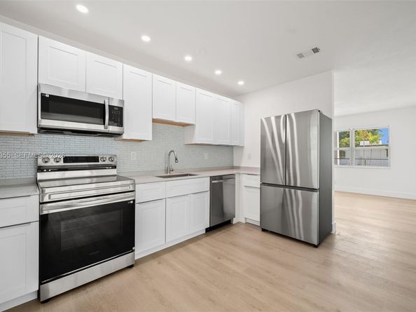 3061 NW 2nd St, Fort Lauderdale FL 33311