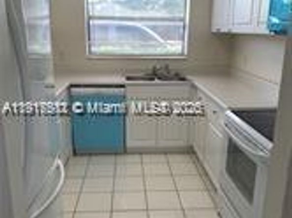 1316 White Pine Dr, Wellington FL 33414