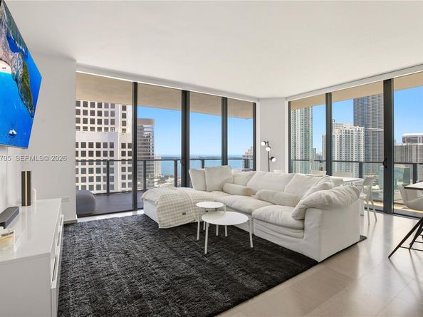68 SE 6th St 2701, Miami FL 33131