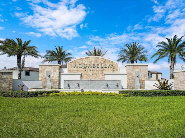 10589 W 33rd Ln, Hialeah FL 33018