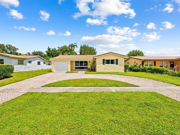 1925 N 39th Ave, Hollywood FL 33021