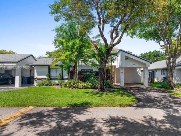 371 Fairway Cir 56, Weston FL 33326
