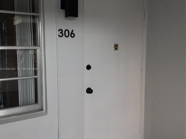 1943 Monroe St 306A, Hollywood FL 33020