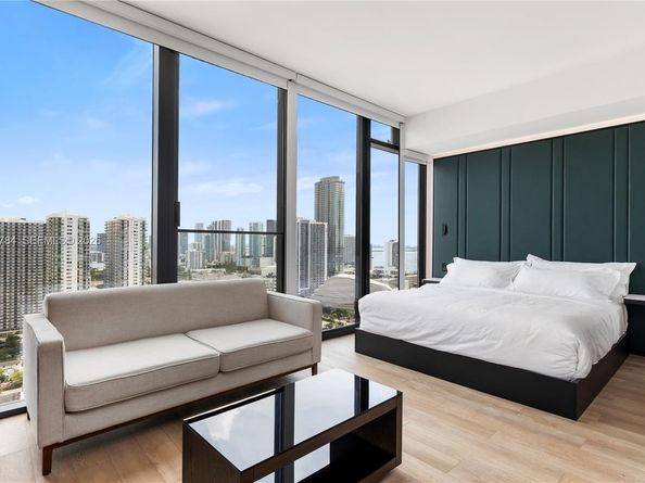 20 NE 11th 2905, Miami FL 33132