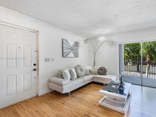 18830 NW 57th Ave 201, Hialeah FL 33015