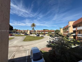 9001 Sunrise Lakes Blvd