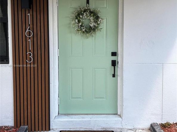 1613 NW 12th St, Fort Lauderdale FL 33311