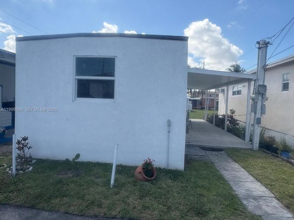 425 E 33rd St, Hialeah FL 33013