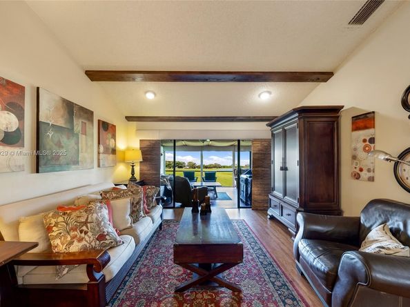 16175 Laurel Dr 27, Weston FL 33326