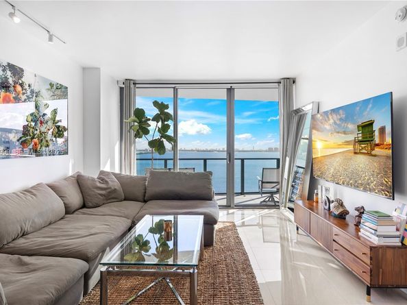 460 NE 28th St 2006, Miami FL 33137