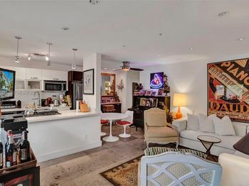 350 Collins Ave