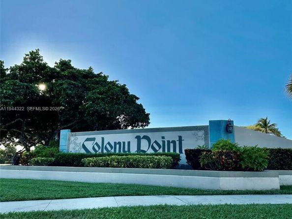 1000 Colony Point Cir 303, Pembroke Pines FL 33026