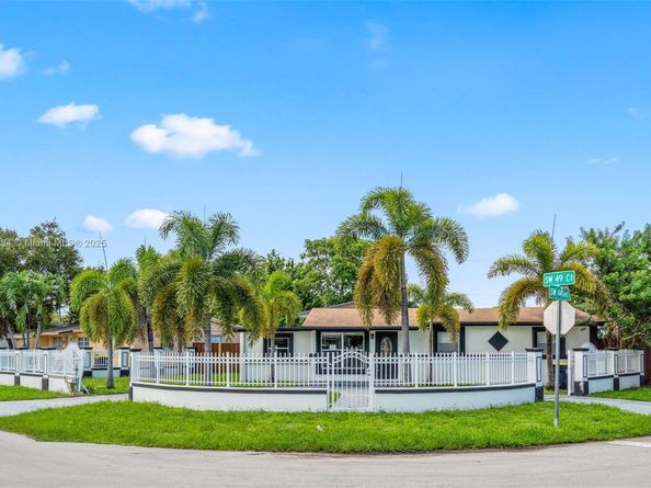 4465 SW 49th Ct, Dania Beach FL 33314