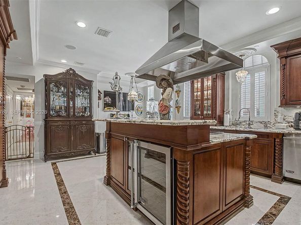 600 Coral Way 5, Coral Gables FL 33134