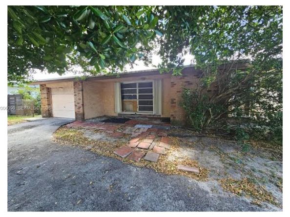 750 N Douglas Rd, Pembroke Pines FL 33024