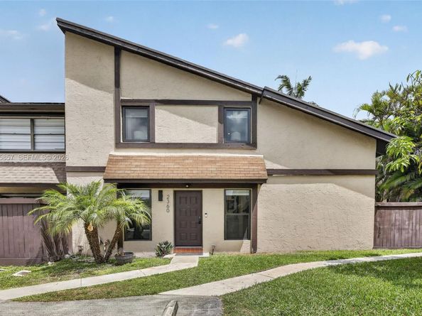 2360 Bayberry Dr 2360, Pembroke Pines FL 33024