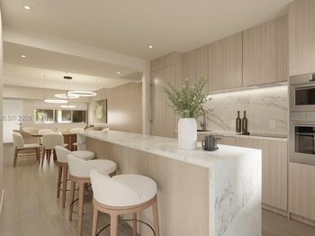 250 Collins Ave