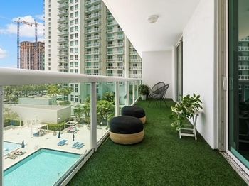 1800 N Bayshore Dr