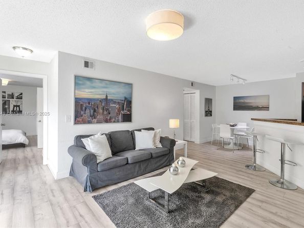 12980 Vista Isles Dr 317, Sunrise FL 33325