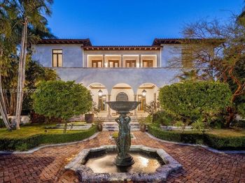 221 Casuarina Concourse