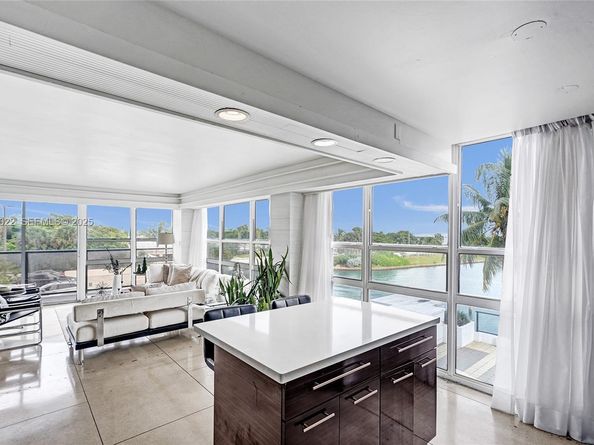 600 NE 36th St 218, Miami FL 33137