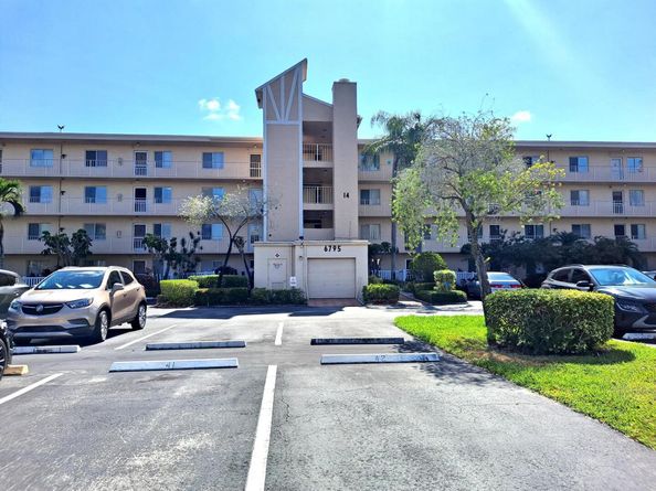 6795 Huntington Lane 405, Delray Beach FL 33446