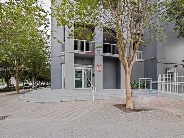 104 SW 9th St 1207, Miami FL 33130