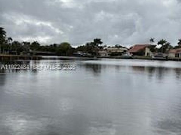 2101 Atlantic Shores Blvd 412, Hallandale Beach FL 33009