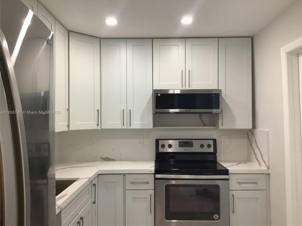 4401 NW 41st St 109, Lauderdale Lakes FL 33319