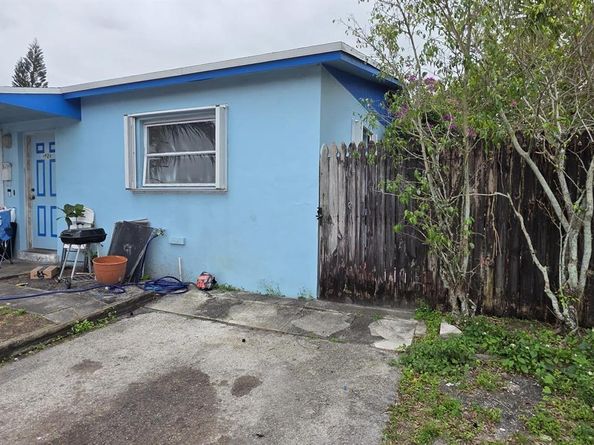 3522 NW 193rd St, Miami Gardens FL 33056