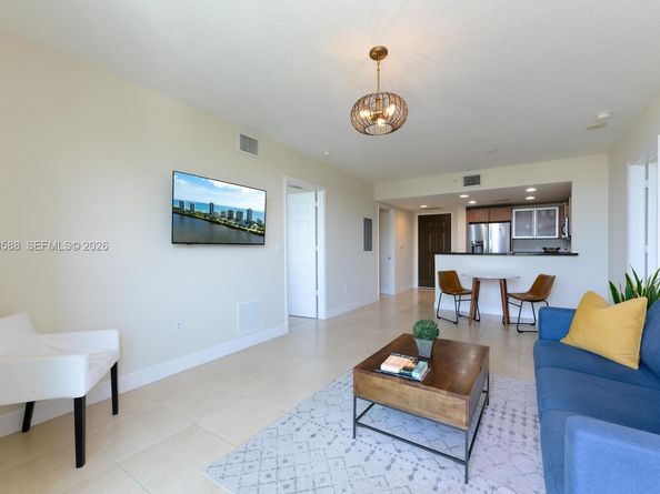 610 Clematis St 406, West Palm Beach FL 33401