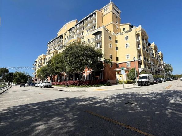 8395 SW 73rd Ave 417, Miami FL 33143