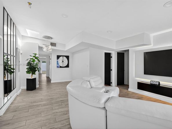 14055 NW 5th Pl, North Miami FL 33168