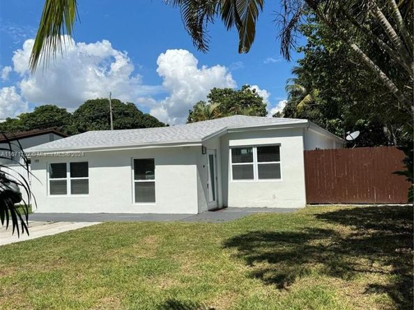 1829 NE 176th St, North Miami Beach FL 33162