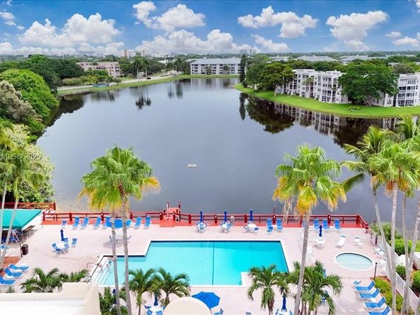 9450 Live Oak Pl 109, Davie FL 33324