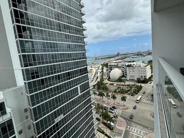 1040 Biscayne Blvd 1505, Miami FL 33132