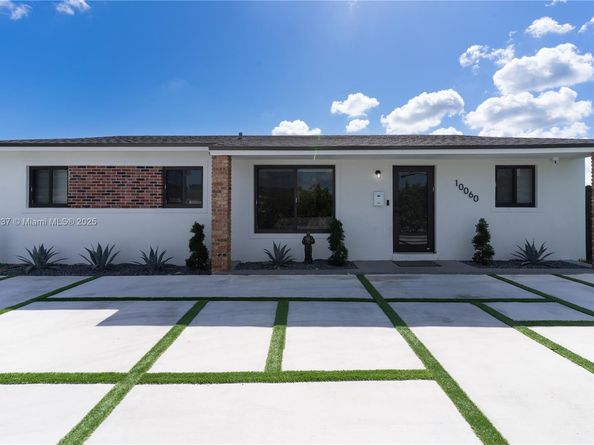 10060 SW 152nd Ter, Miami FL 33157