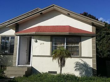 1935 NW 76th St