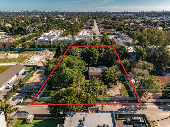 13265 Alexandria Dr, Opa-Locka FL 33054