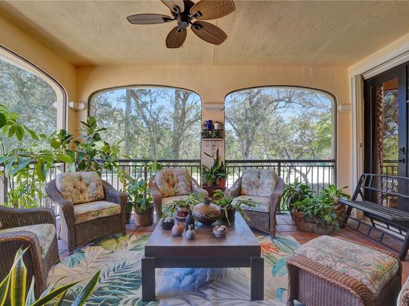 Undisclosed Address #A11857450, Weston FL 33326